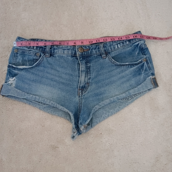 Free People ~ High Rise Distressed Denim Cutoff Cheeky Shorts, Size 29 - Picture 3 of 10